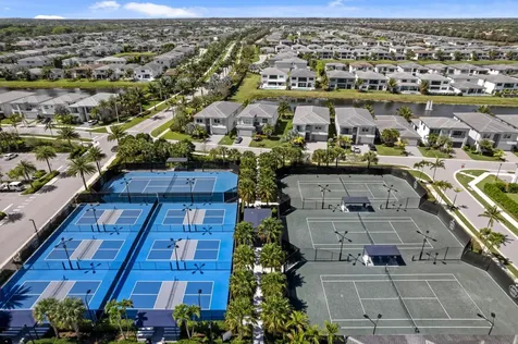 17136 Aquavera Way Boca Raton FL 33496