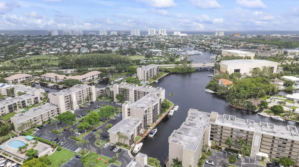 8 N Royal Palm Way Boca Raton FL 33432