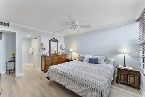 8 N Royal Palm Way Boca Raton FL 33432