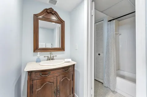 8 N Royal Palm Way Boca Raton FL 33432