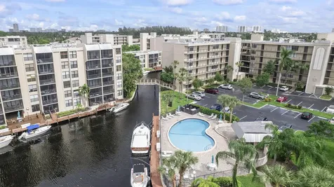 8 N Royal Palm Way Boca Raton FL 33432