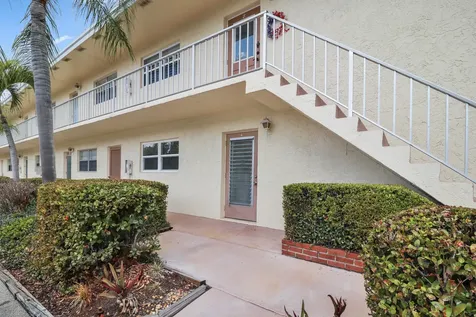 2950 SE Ocean Boulevard Stuart FL 34996