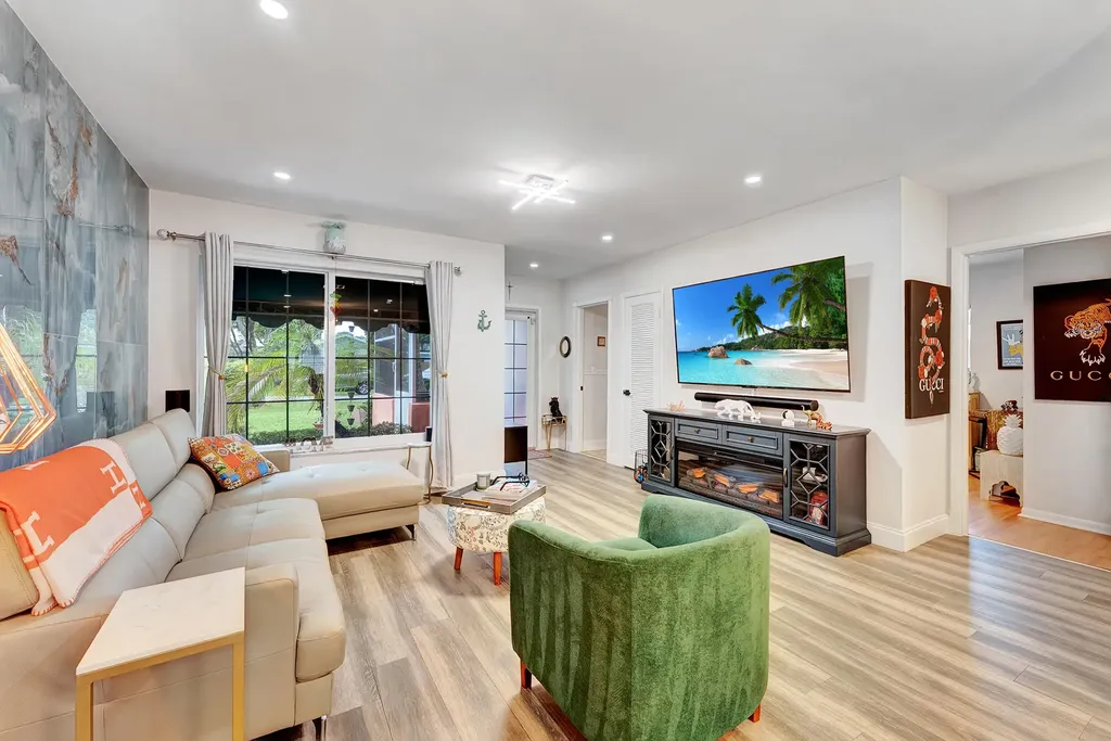 661 Eagle Circle Delray Beach FL 33444