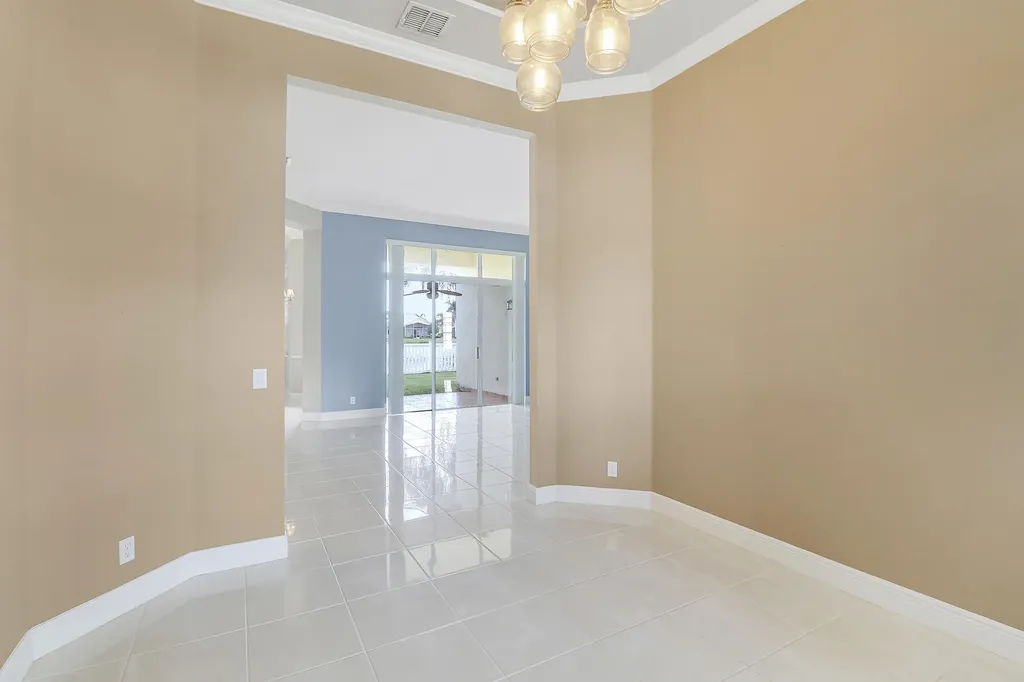152 NW Magnolia Lakes Boulevard Port St Lucie FL 34986