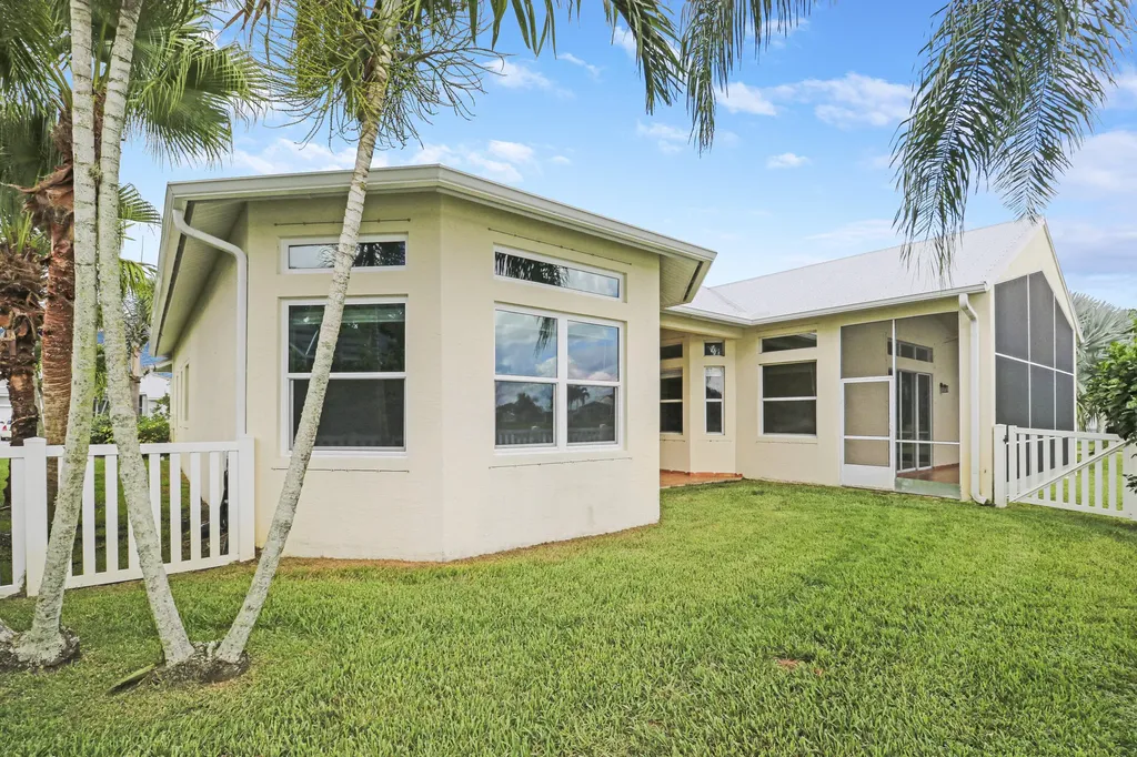 152 NW Magnolia Lakes Boulevard Port St Lucie FL 34986