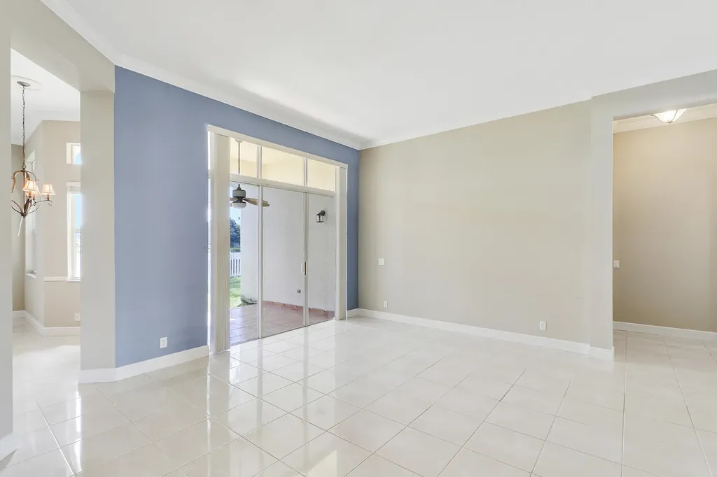 152 NW Magnolia Lakes Boulevard Port St Lucie FL 34986