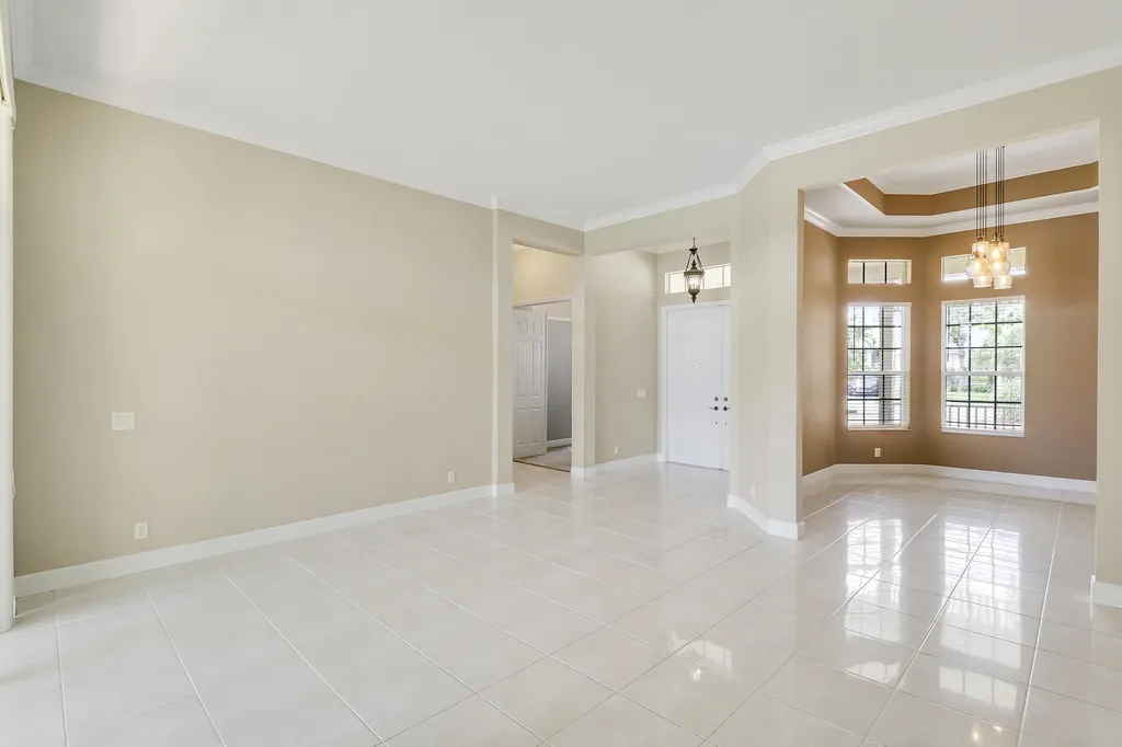 152 NW Magnolia Lakes Boulevard Port St Lucie FL 34986