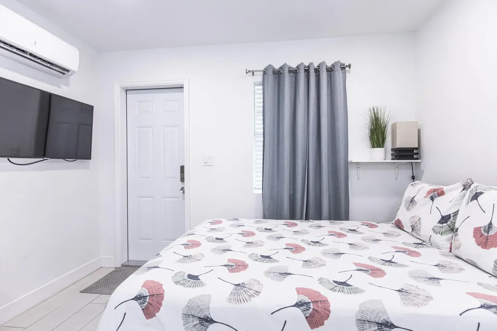 1826 Jefferson Street Hollywood FL 33020