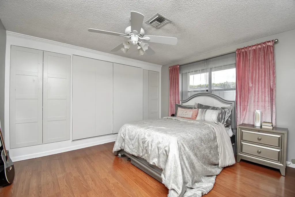 22163 Thomas Terrace Boca Raton FL 33433