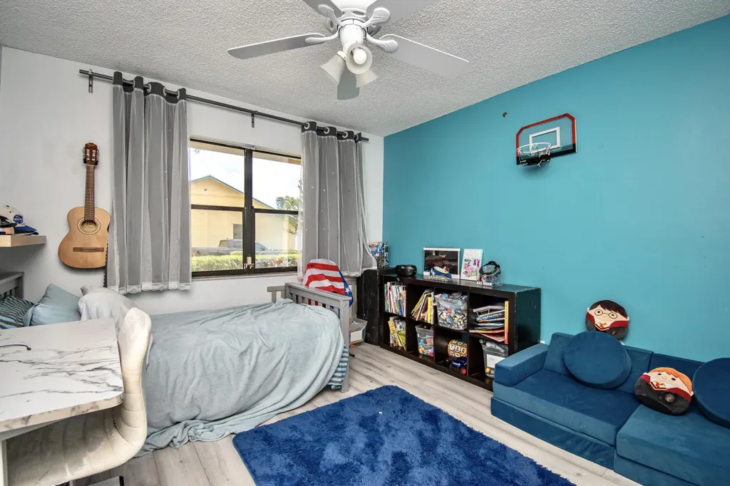 22163 Thomas Terrace Boca Raton FL 33433