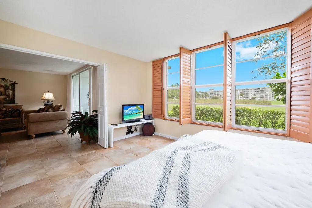 2651 S Palm Aire Drive Pompano Beach FL 33069