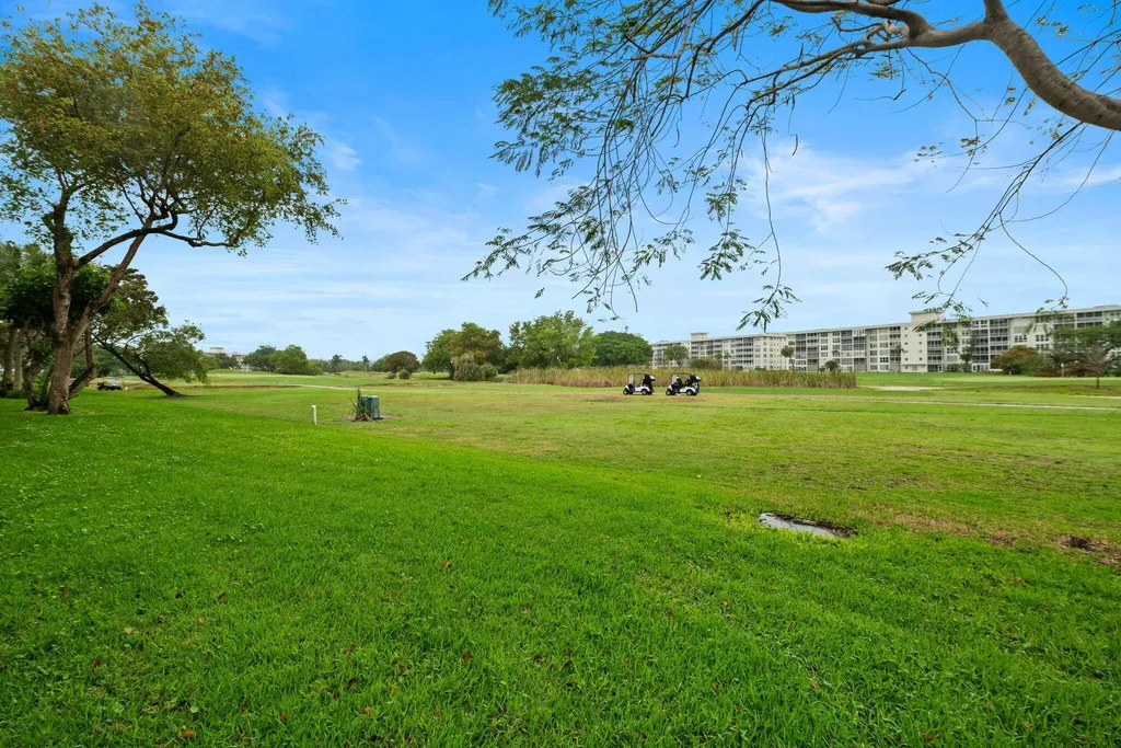 2651 S Palm Aire Drive Pompano Beach FL 33069