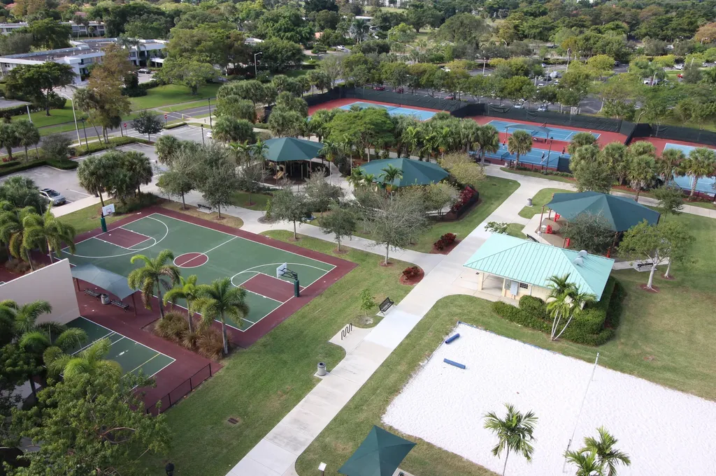 2651 S Palm Aire Drive Pompano Beach FL 33069
