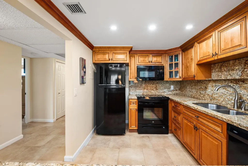 2651 S Palm Aire Drive Pompano Beach FL 33069