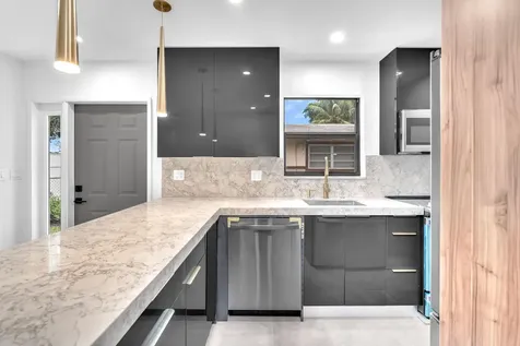 2460 SW 58th Manor Dania Beach FL 33312