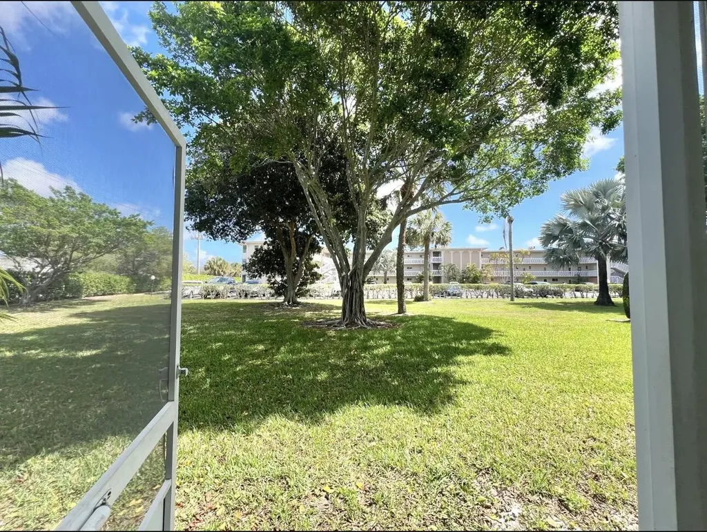 2615 Garden Drive N Lake Worth Beach FL 33461