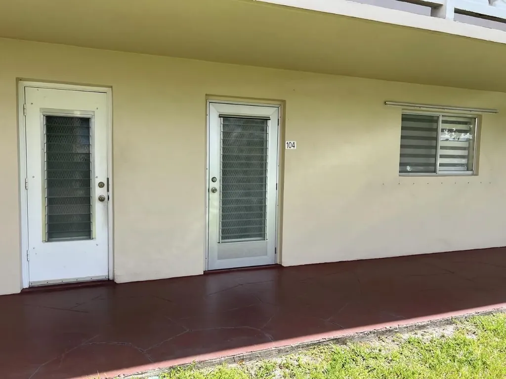 2615 Garden Drive N Lake Worth Beach FL 33461