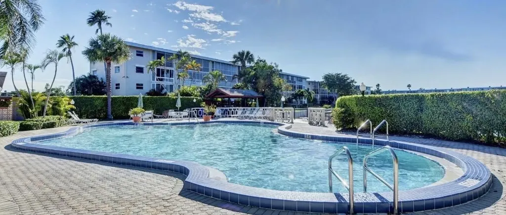 2615 Garden Drive N Lake Worth Beach FL 33461