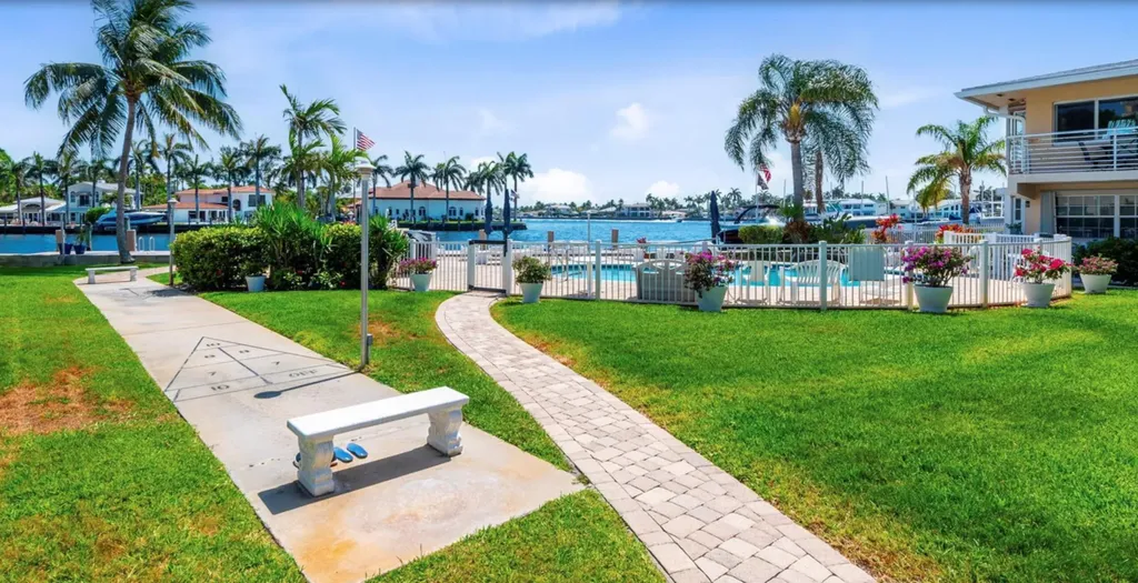 3216 SE 12th Street Pompano Beach FL 33062