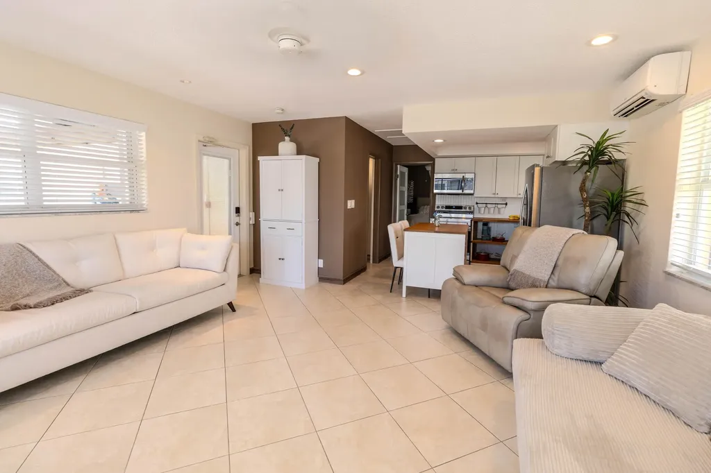 3216 SE 12th Street Pompano Beach FL 33062
