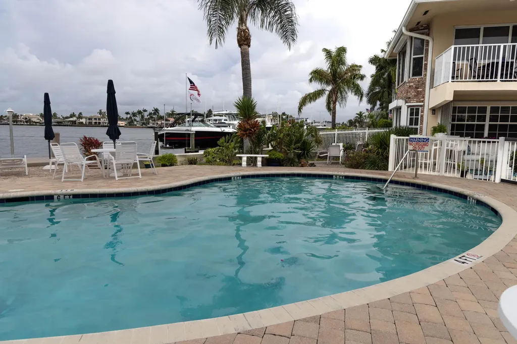 3216 SE 12th Street Pompano Beach FL 33062