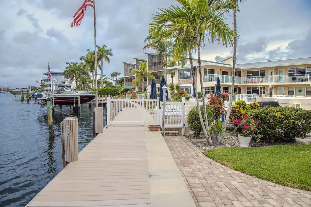 3216 SE 12th Street Pompano Beach FL 33062