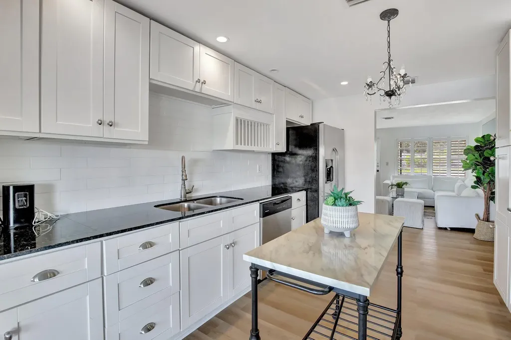 3019 N 57th Drive Hollywood FL 33021