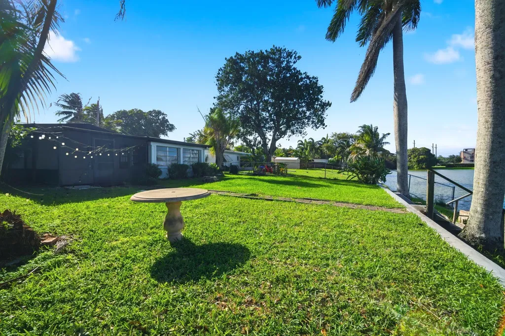 3019 N 57th Drive Hollywood FL 33021