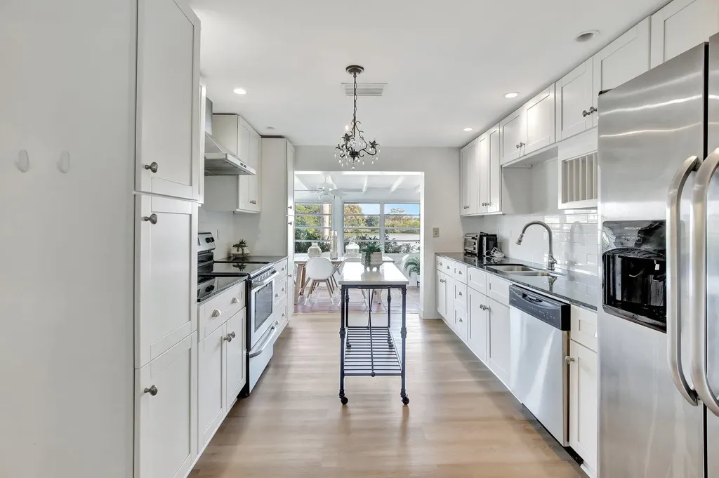 3019 N 57th Drive Hollywood FL 33021