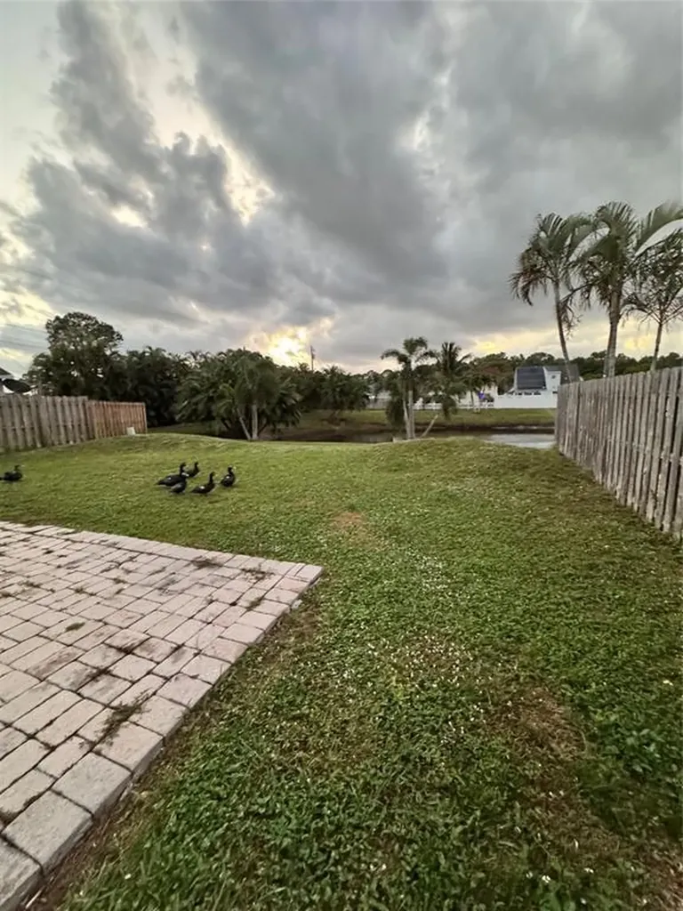 6040 Lace Wood Circle Lake Worth FL 33462