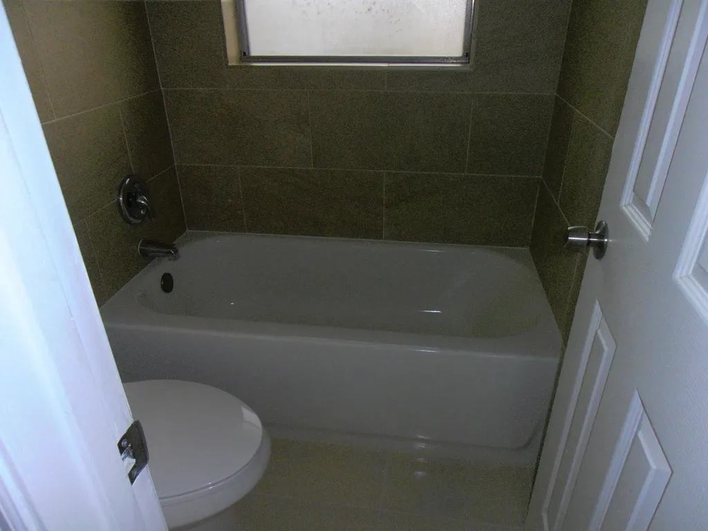 877 Twin Lakes Drive Coral Springs FL 33071