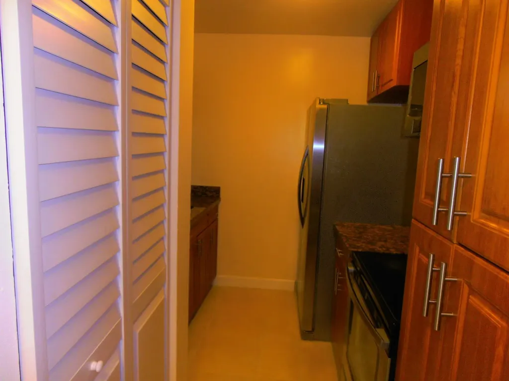 877 Twin Lakes Drive Coral Springs FL 33071