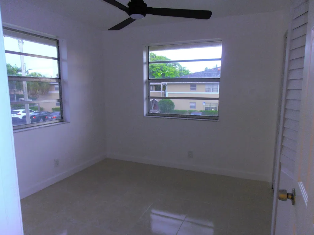 877 Twin Lakes Drive Coral Springs FL 33071