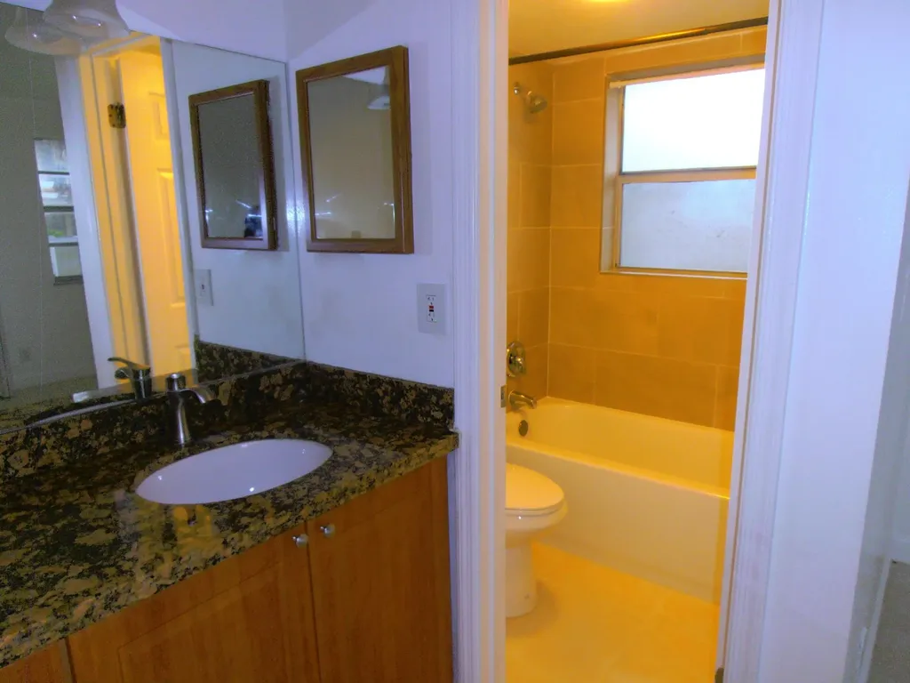 877 Twin Lakes Drive Coral Springs FL 33071