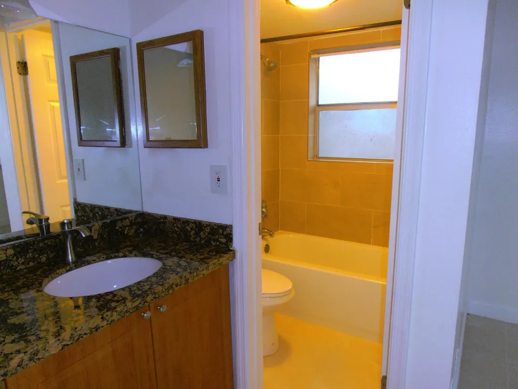 877 Twin Lakes Drive Coral Springs FL 33071