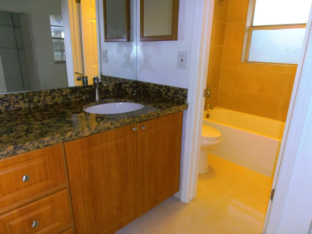 877 Twin Lakes Drive Coral Springs FL 33071