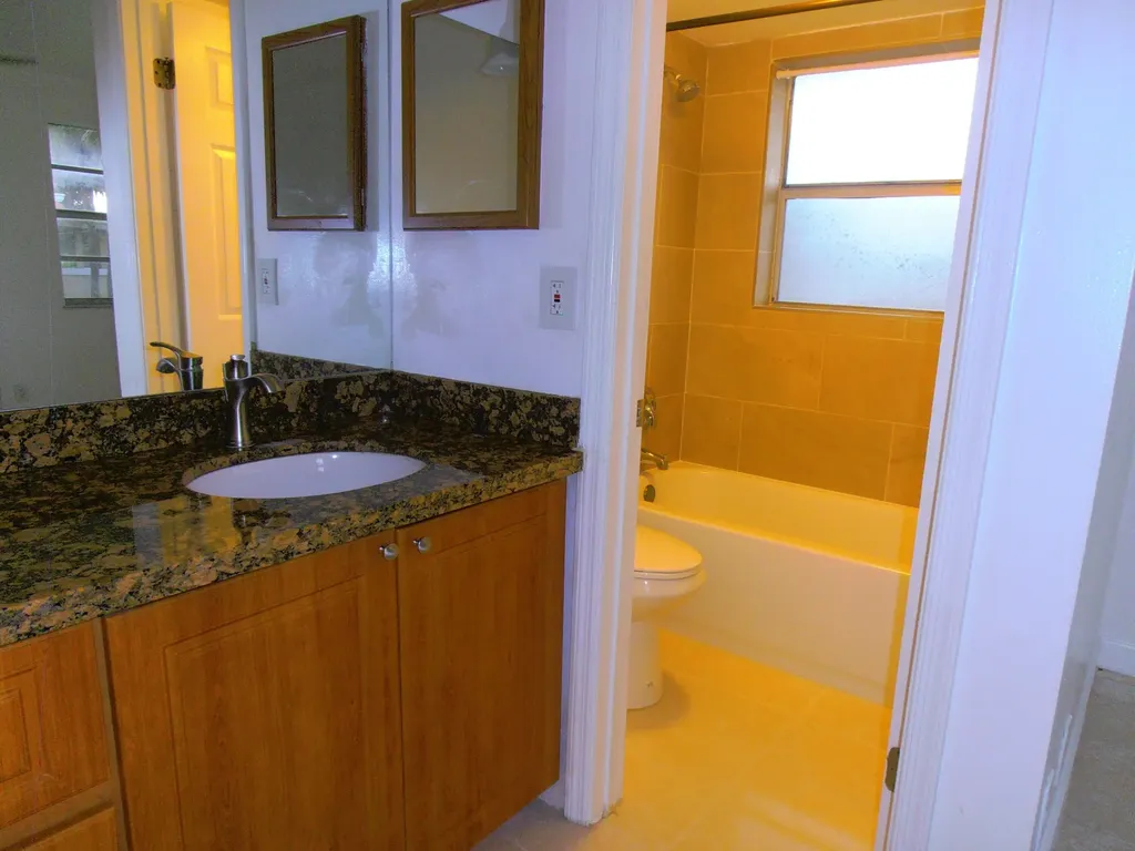 877 Twin Lakes Drive Coral Springs FL 33071