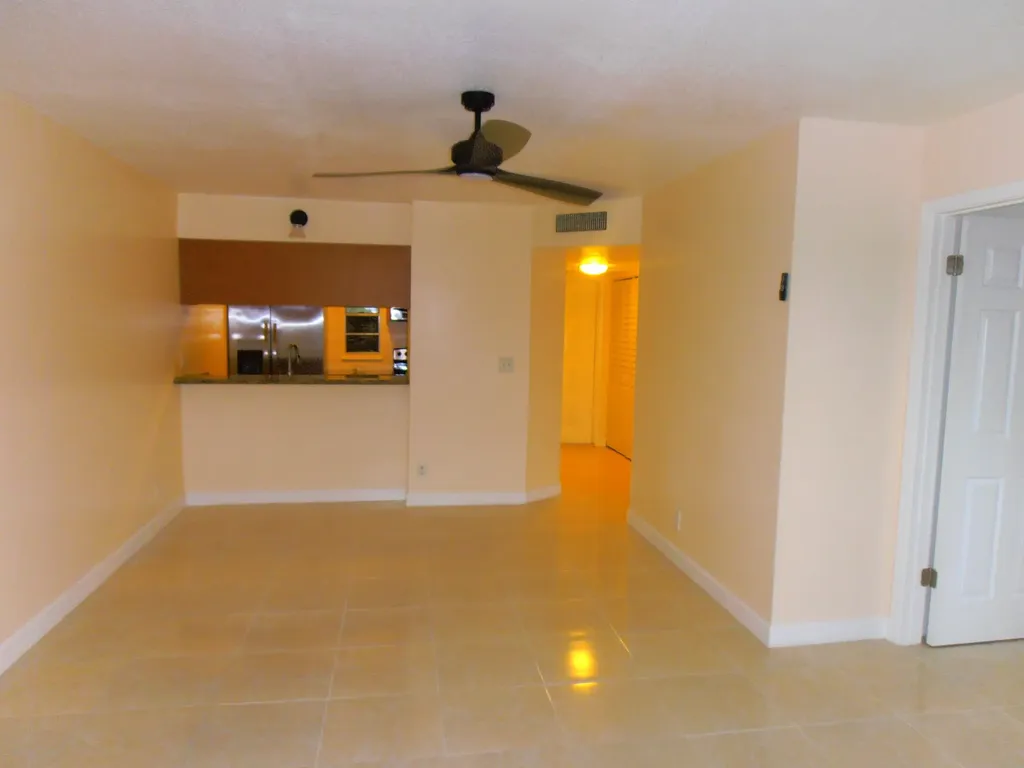 877 Twin Lakes Drive Coral Springs FL 33071