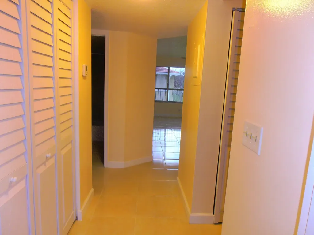 877 Twin Lakes Drive Coral Springs FL 33071