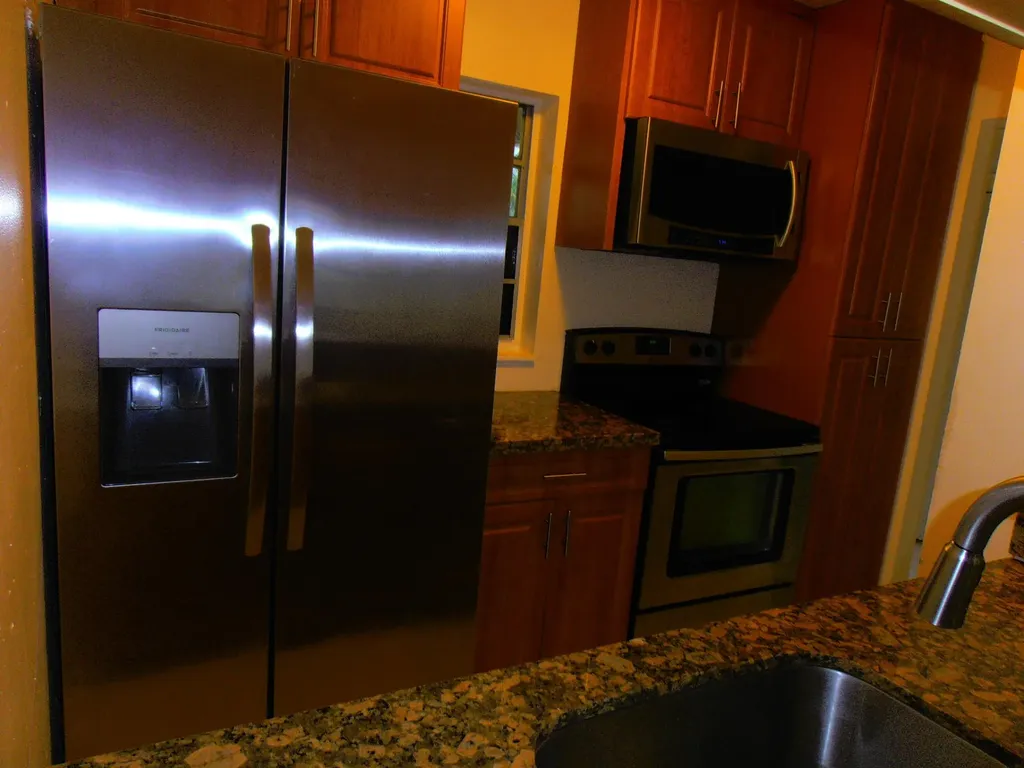 877 Twin Lakes Drive Coral Springs FL 33071