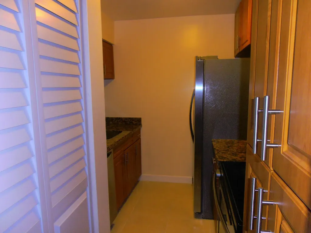 877 Twin Lakes Drive Coral Springs FL 33071