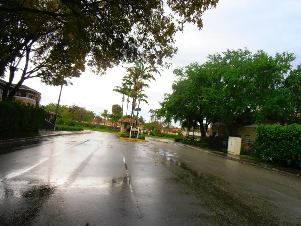877 Twin Lakes Drive Coral Springs FL 33071