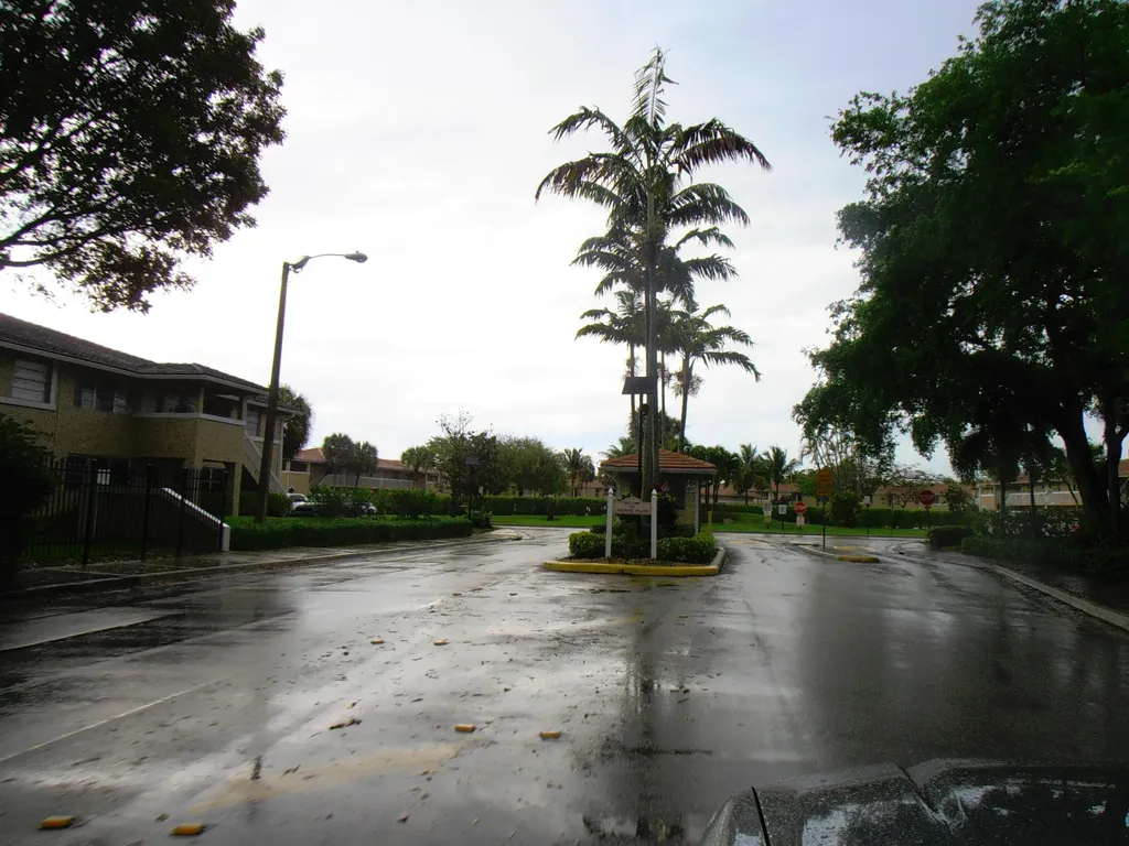 877 Twin Lakes Drive Coral Springs FL 33071