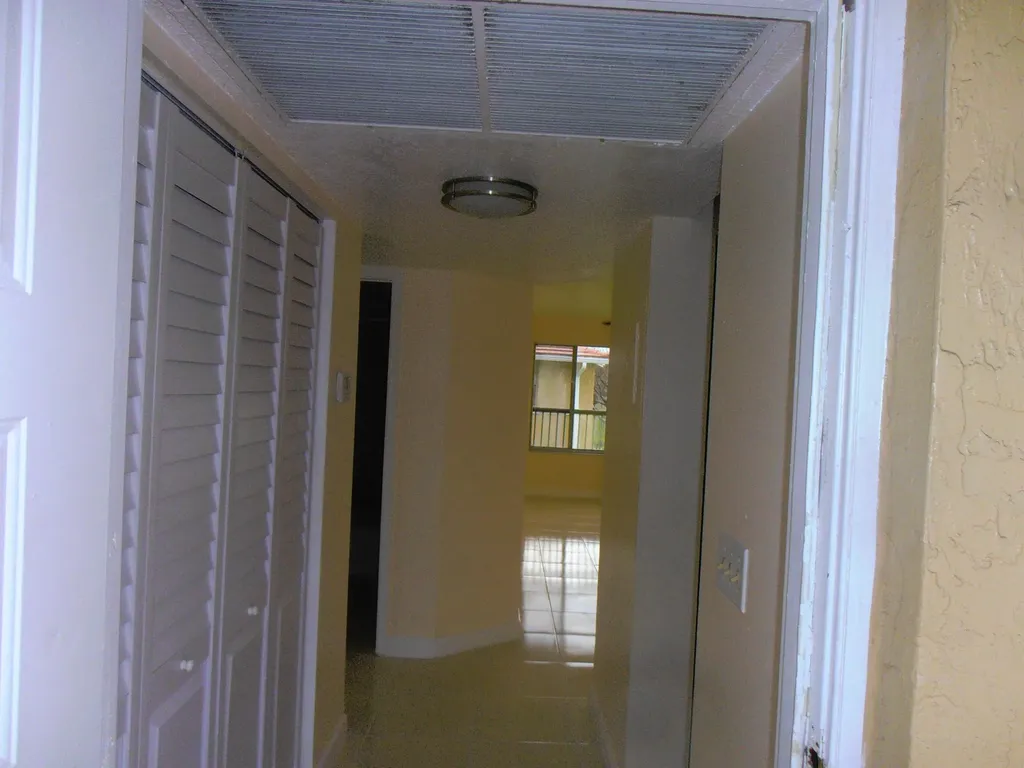 877 Twin Lakes Drive Coral Springs FL 33071