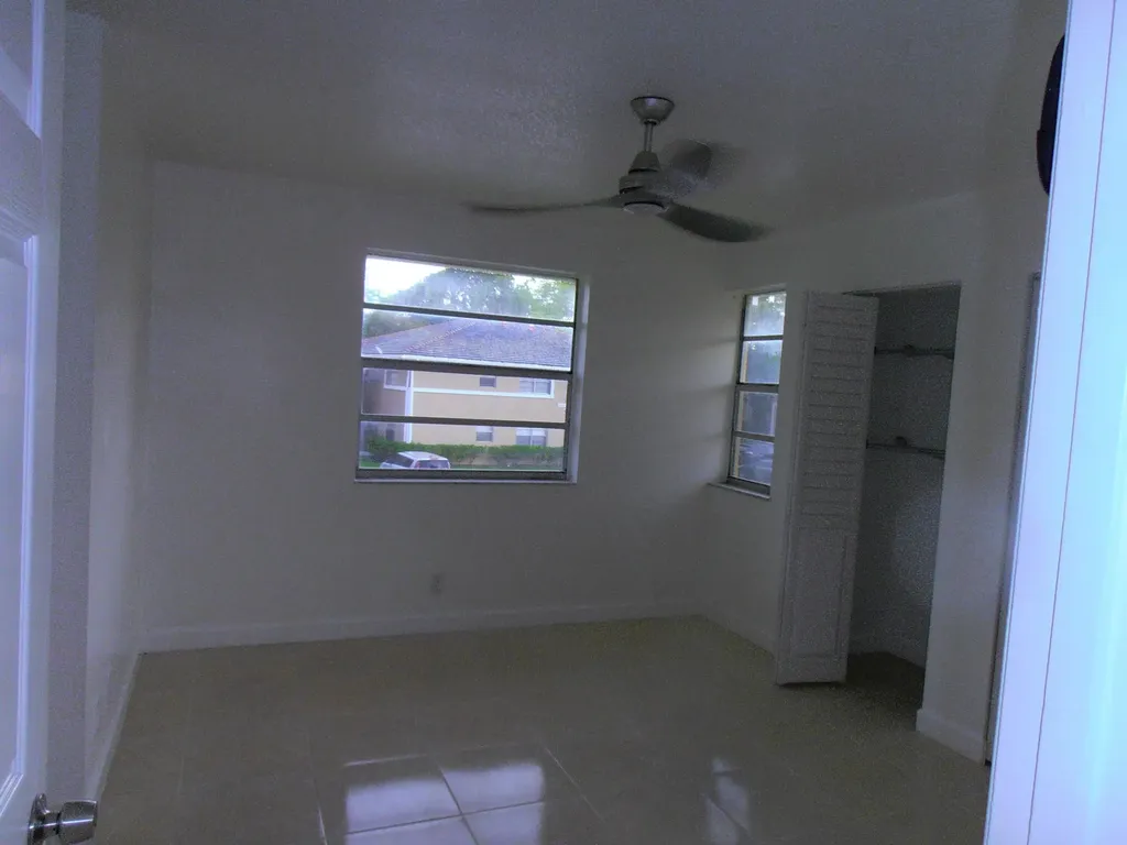 877 Twin Lakes Drive Coral Springs FL 33071