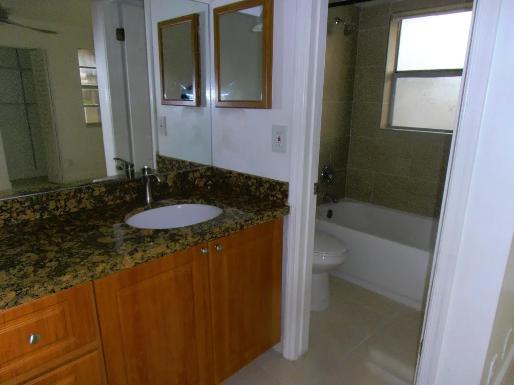 877 Twin Lakes Drive Coral Springs FL 33071