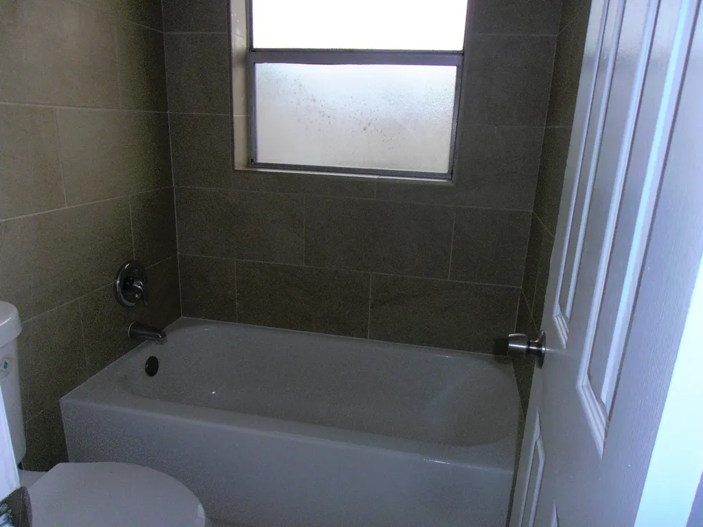 877 Twin Lakes Drive Coral Springs FL 33071