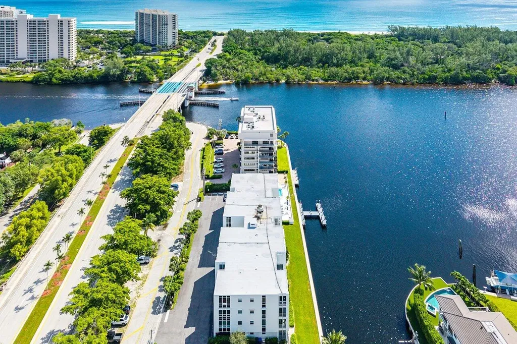 900 NE Spanish River Boulevard Boca Raton FL 33431