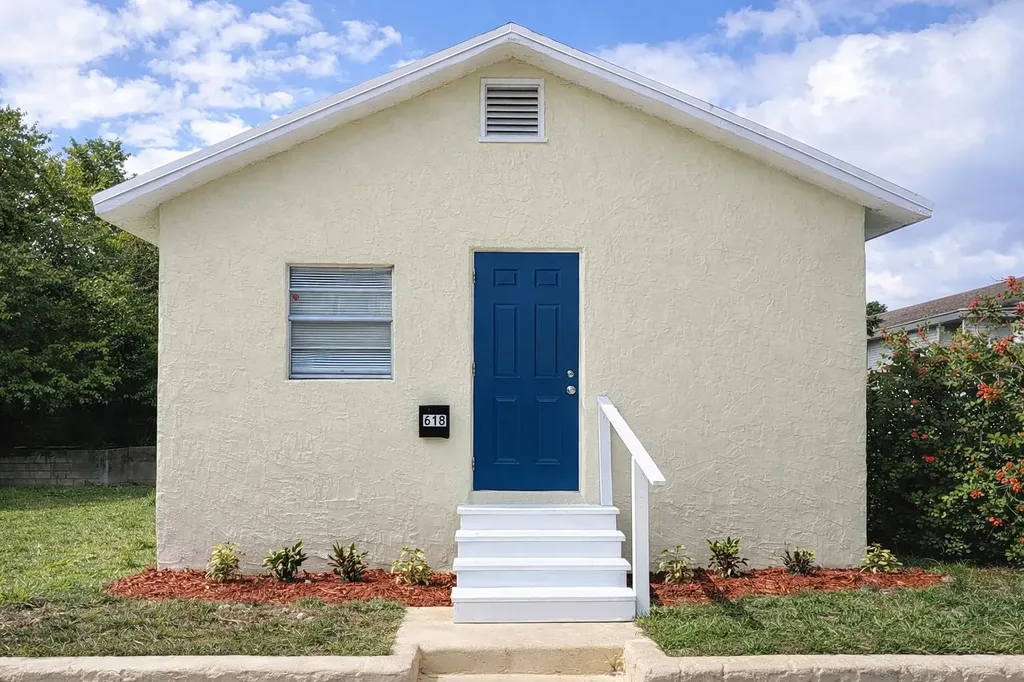 615 N Sapodilla Avenue West Palm Beach FL 33401