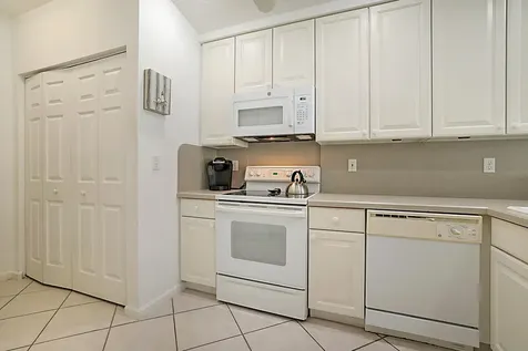 7008 SE Twin Oaks Circle Stuart FL 34997